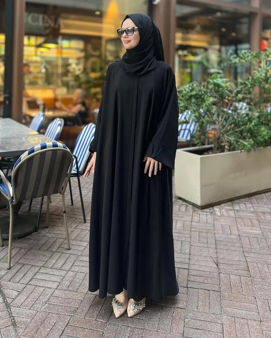 Classic Black Abaya with Stoller